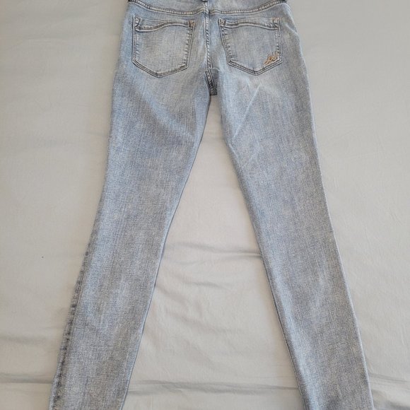 Express Mid-Rise Performance Jeggings - Picture 2 of 3